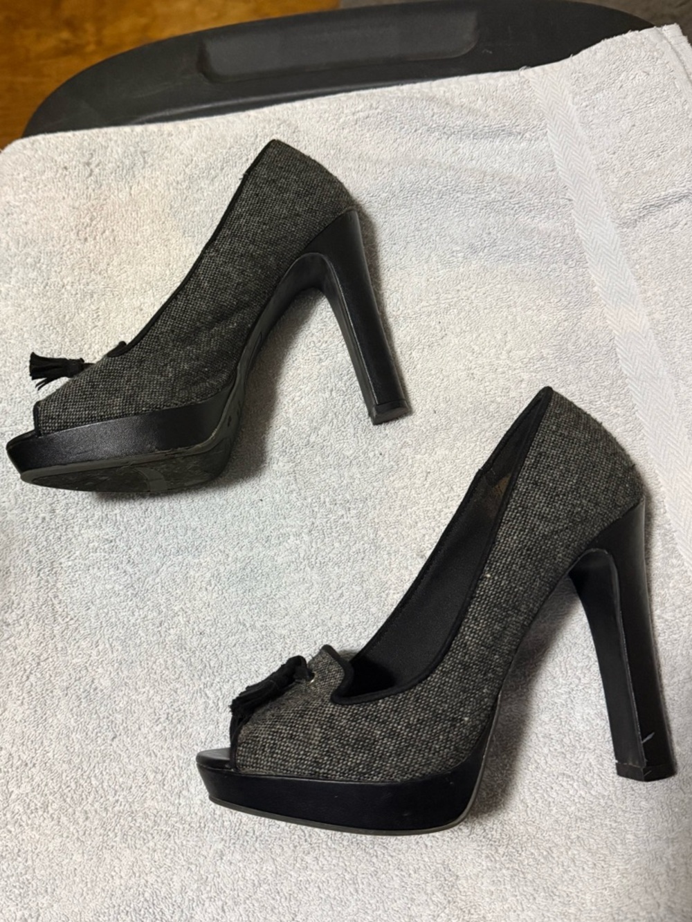 Classic Gray Peep-Toe High Heels with Tassel Detail